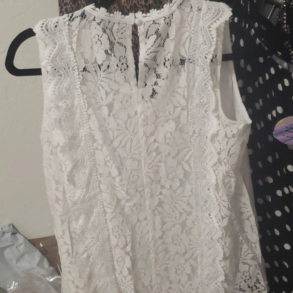 Feminine white lace top - Picture 8 of 10